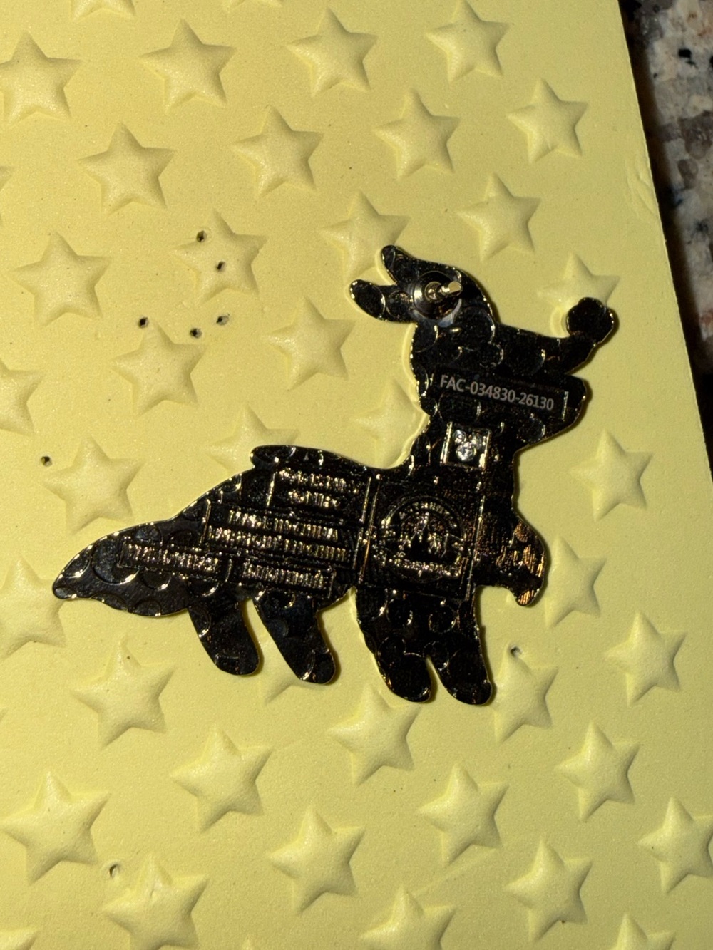 Disney Cats and Dogs Halloween Costumes Mystery Pin Set - Dog Dressed as Zero - Picture 2 of 2